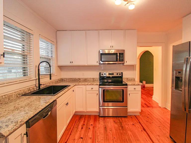 426 Rogers St — Photo 11