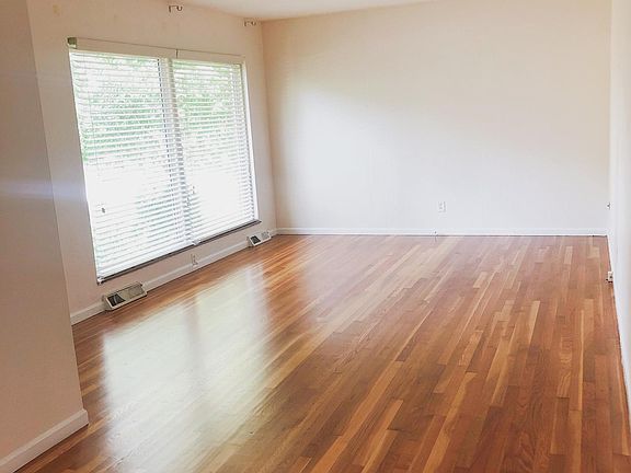 5th image of 9460 Indian Meadows Dr