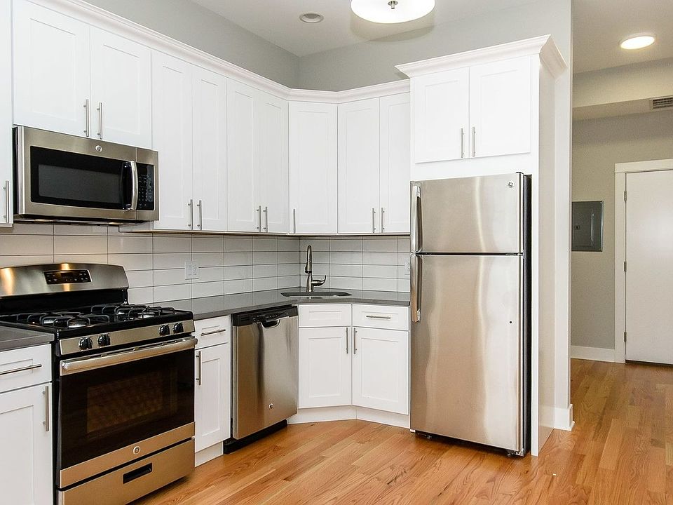 1st image of 2125 W Chicago Ave #2127
