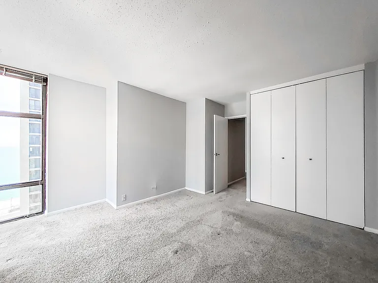 65 East Scott — Photo 26
