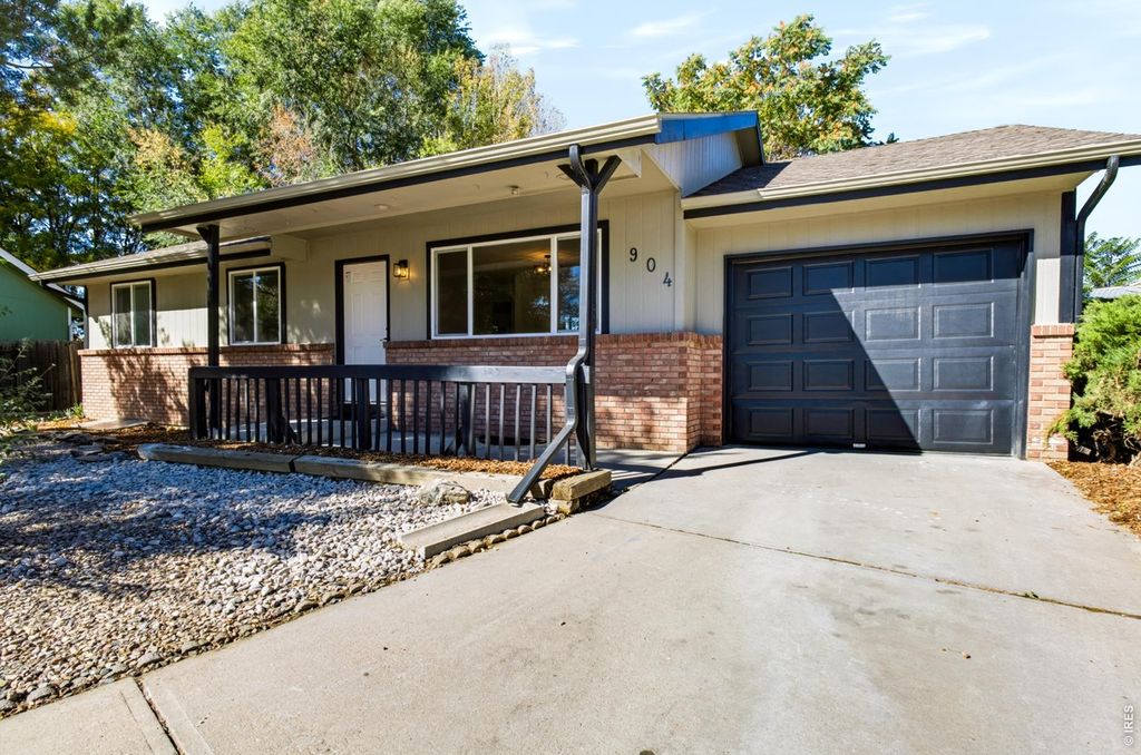 904 Foothills Ct