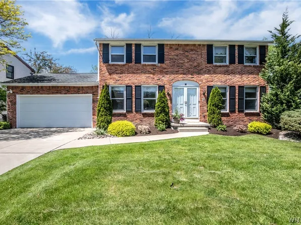 74 Heritage Rd W, Williamsville, NY 14221