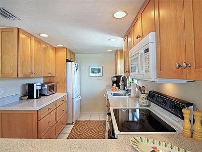 2nd image of 15411 Captiva Dr #C5
