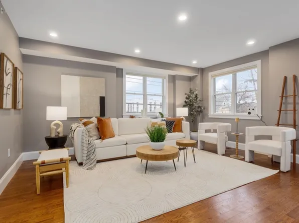 198 California St #1, Newton, MA 02458