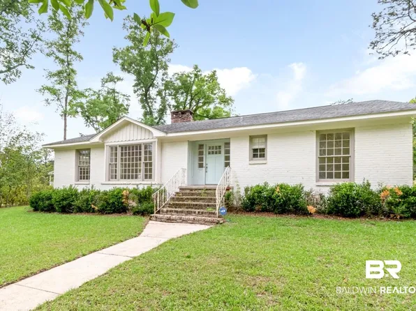 4 Turnout Ln, Mobile, AL 36608