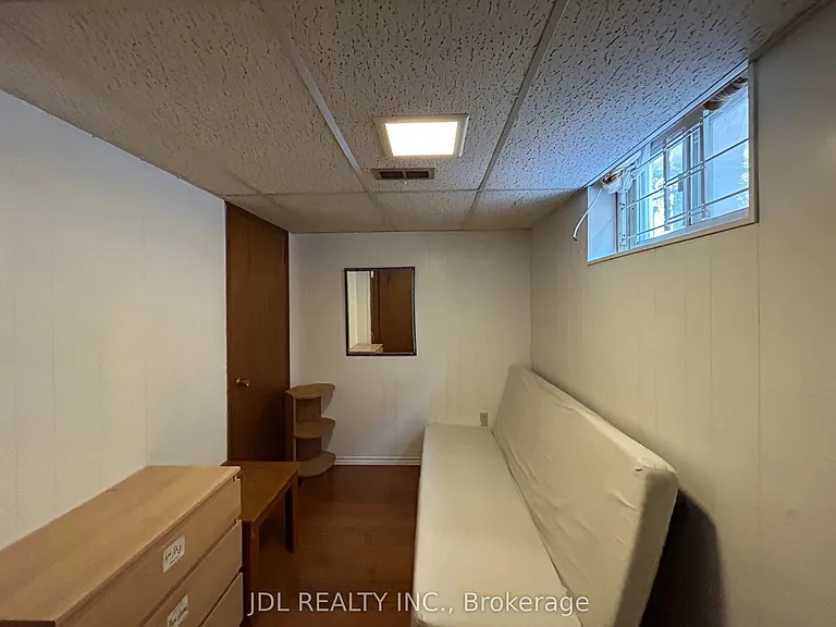 8 Highwood Ave #BASEMENT — Photo 6