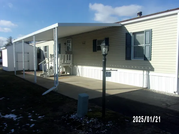 15 Birch Ct, Watseka, IL 60970