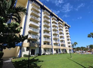4550 NW 9th St APT 611E, Miami, FL 33126