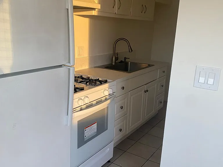 11104 Aqua Vista St — Photo 19