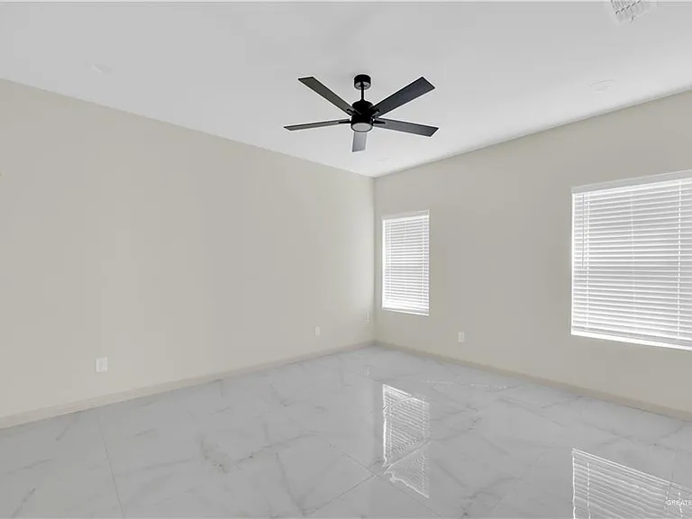 1906 W Violet Dr #3 — Photo 11