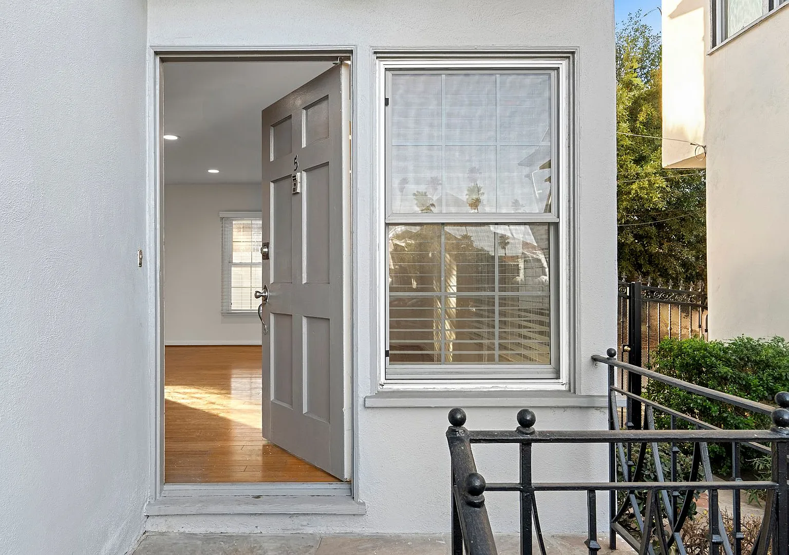 Orange Grove Ave. — Photo 1