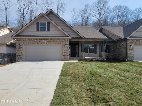 1330 Kenzi Rose Ln, Knoxville, TN 37918