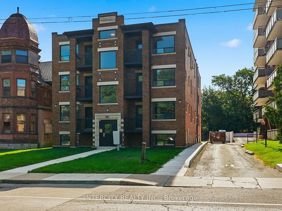 91 Wentworth St S #1