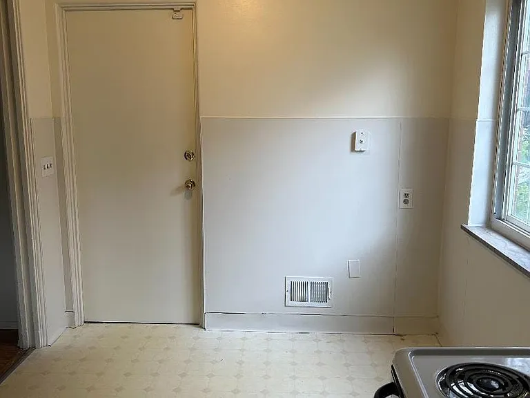 1574 Oak Knoll Dr #1 — Photo 10