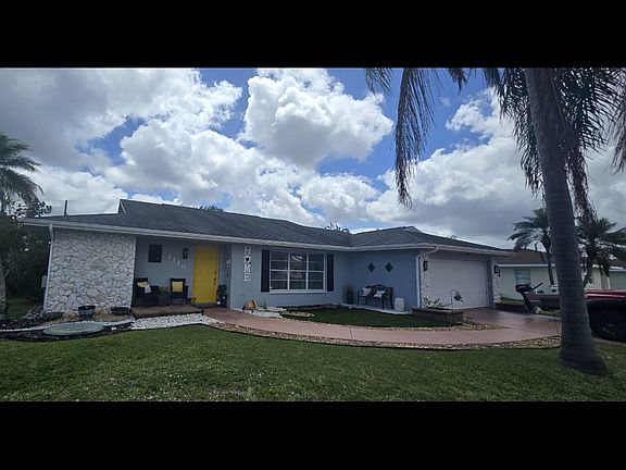 2nd image of 1116 SE Menores Ave