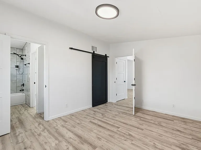 2535 N Dodge Blvd #3 — Photo 27