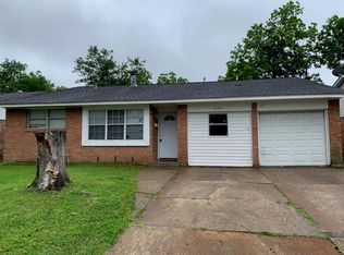 405 Grantham Rd, Baytown, TX 77521