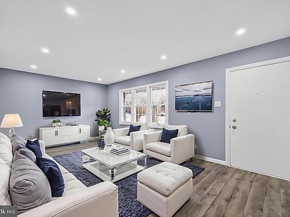 3rd image of 2795 Monmouth Rd