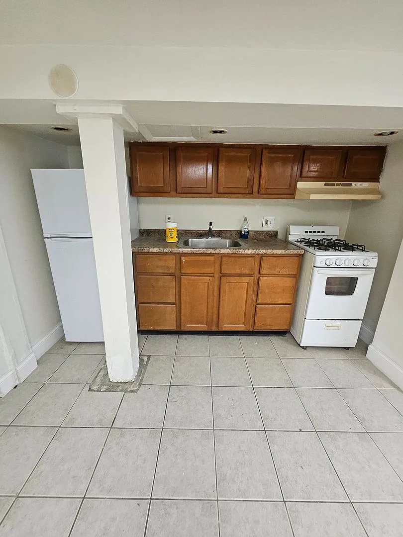 1004 Woodland Ave — Photo 2
