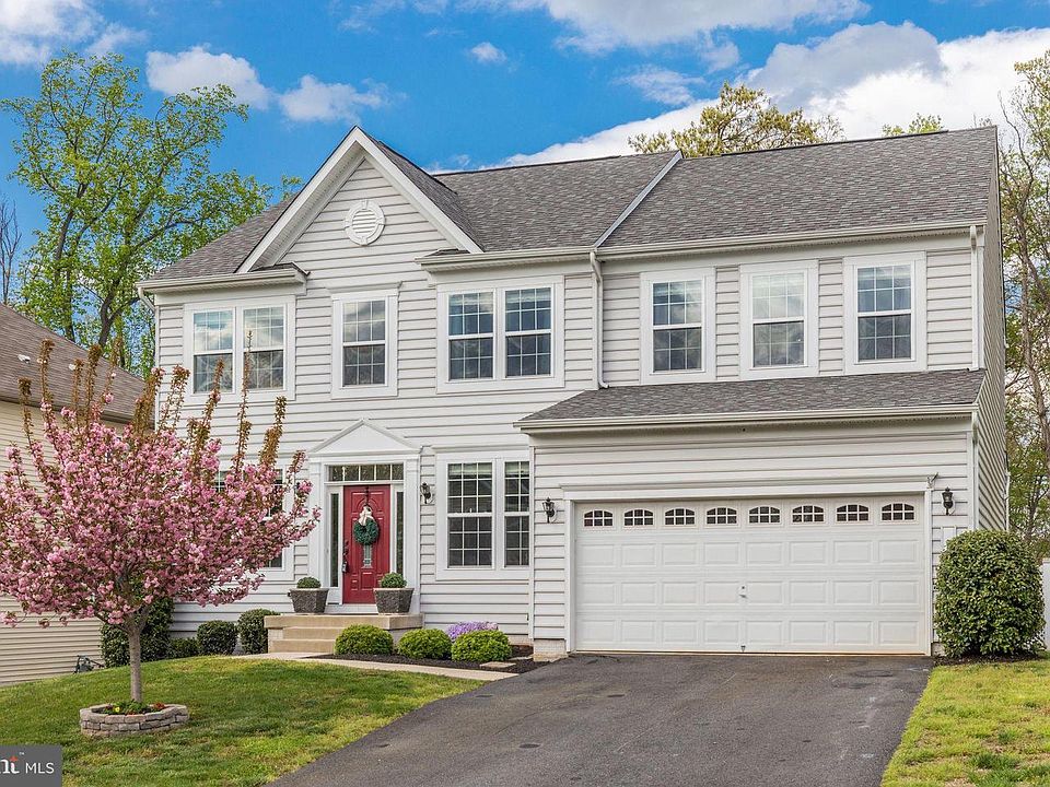 1st image of 38 Daffodil Ln