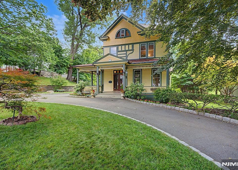 76 Hillside Ave, Tenafly, NJ 07670 | Zillow