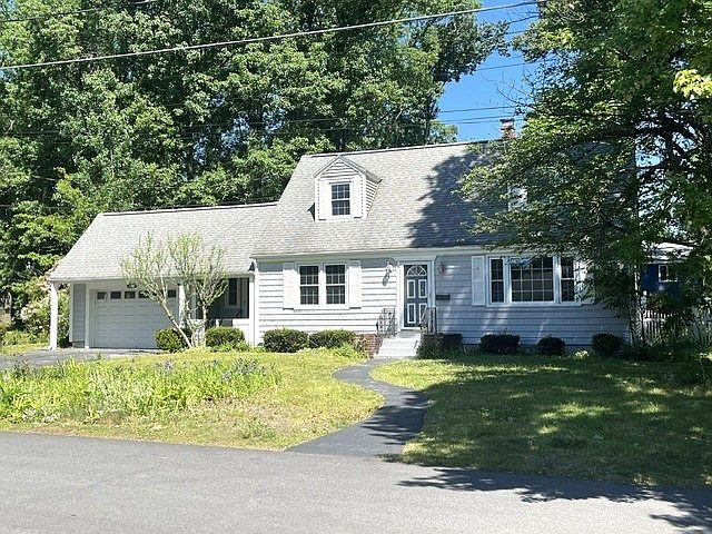 1st image of 110 Longmeadow Dr