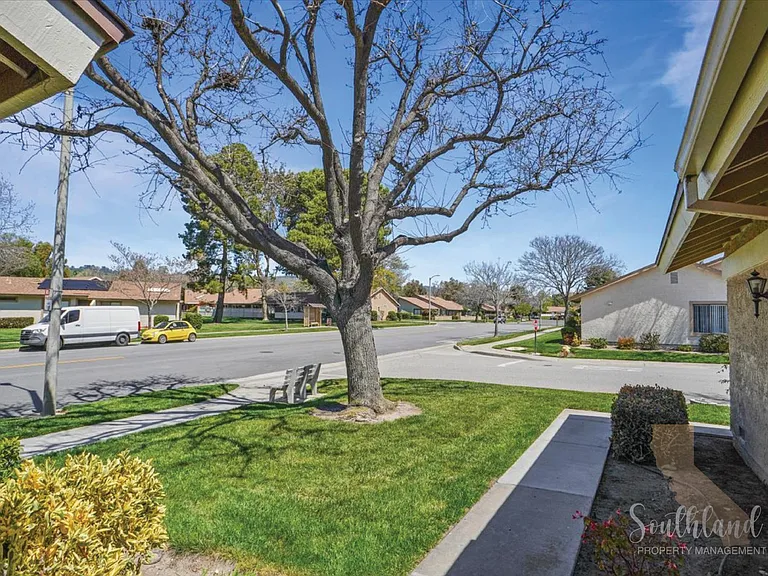 40002 Village 40 — Photo 13