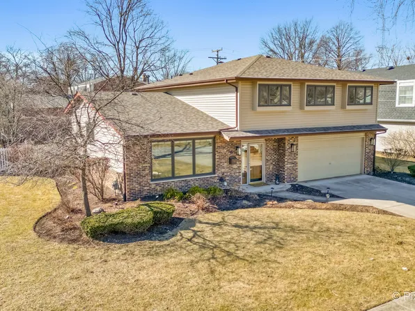 726 N Greenwood Dr, Palatine, IL 60074