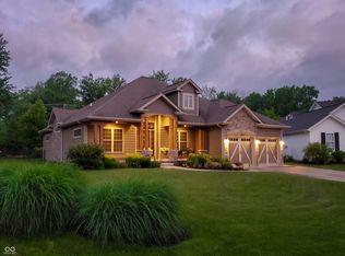 1750 Brookfield Dr, Columbus, IN 47201