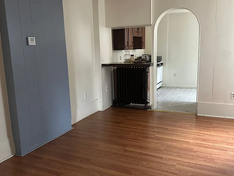 527 N 8th St — Photo 2