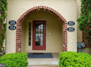 355 Norris Hall Ln #355, Norristown, PA 19403
