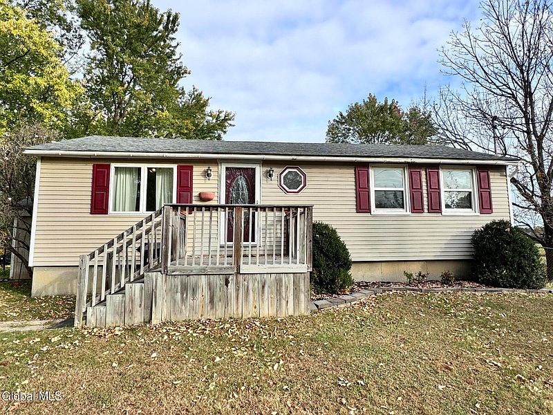 2nd image of 577 McQueen Road