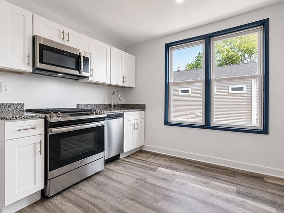 4th image of 3509 W Shakespeare Ave #2