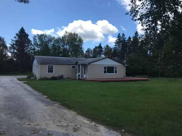 822 E Nordquist Rd, Cedarville, MI 49719
