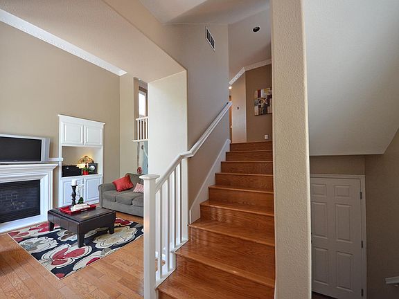 5th image of 12 Belle Terre Ct