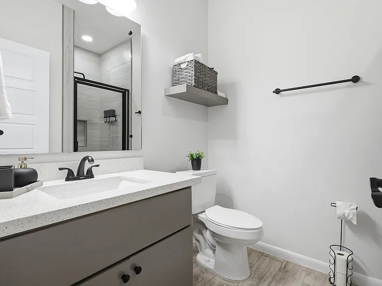 1809 Pease St — Photo 12