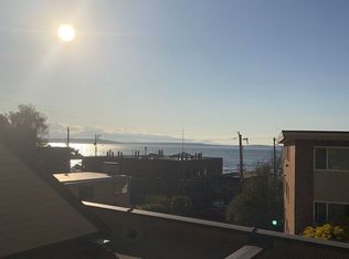 2440 54th Pl SW APT 4, Seattle, WA 98116