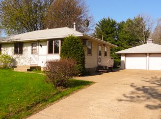 827 Sterling St N, Maplewood, MN 55119