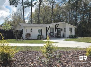 422 Barclay Ave, Fairhope, AL 36532