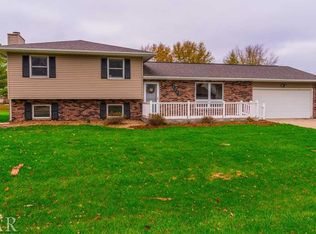 504 N East St, Hudson, IL