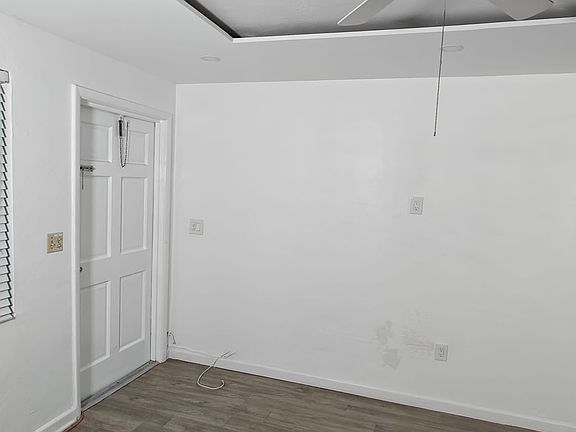 2nd image of 2527 Hayes St #2527