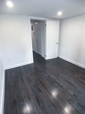 Rented by Kahen Properties | media 27