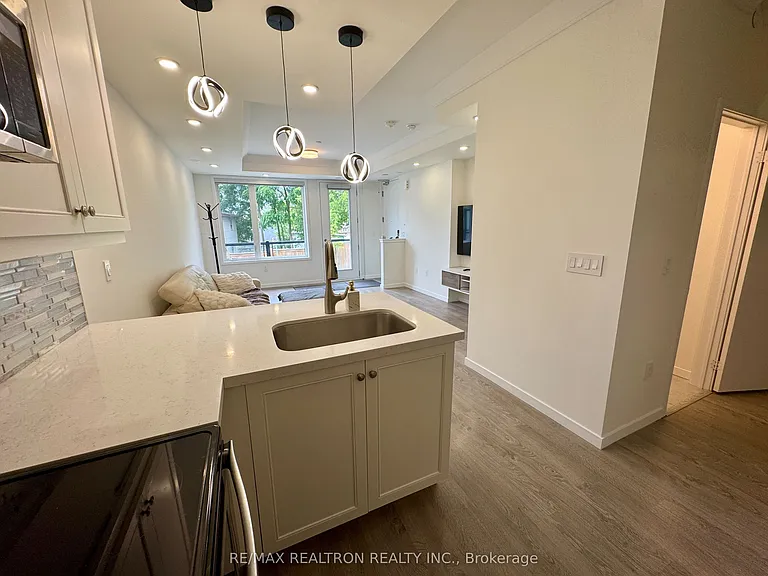 100 Alex Gardner Cir #5 — Photo 6