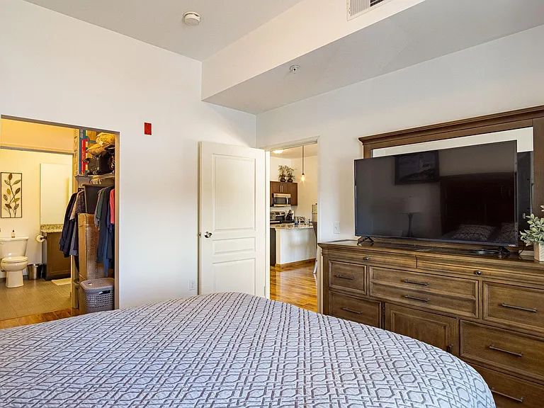 134 N Leroy St #306 — Photo 3