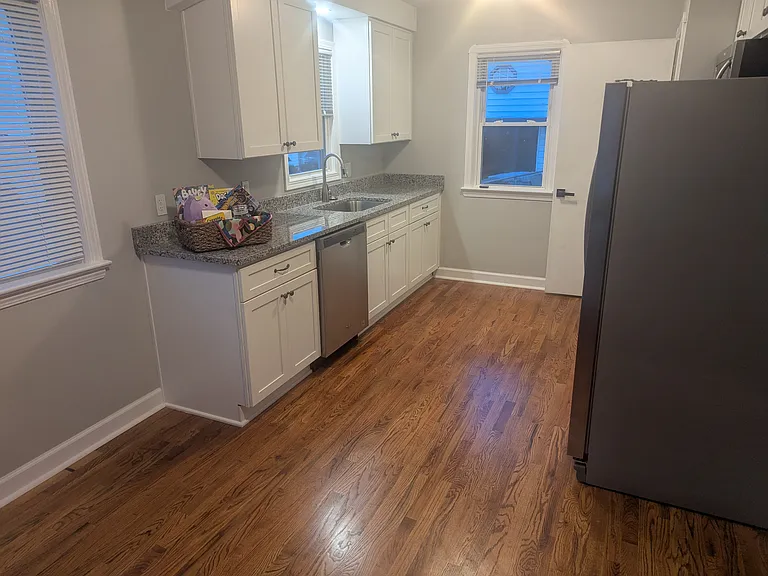 New kitchen cabinets and countertop