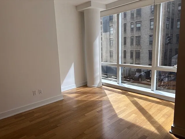 885 6th Ave #11A — Photo 3