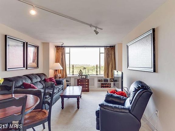 2nd image of 1021 Arlington Blvd APT 1129