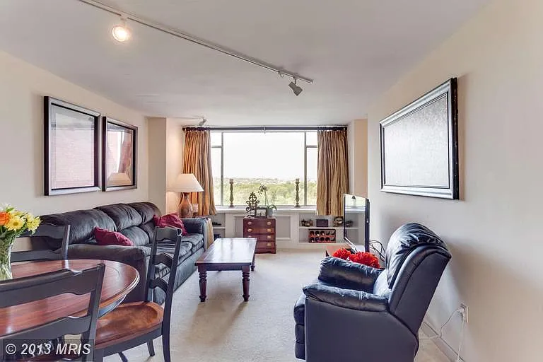 Building Photo - 1021 Arlington Blvd #1129