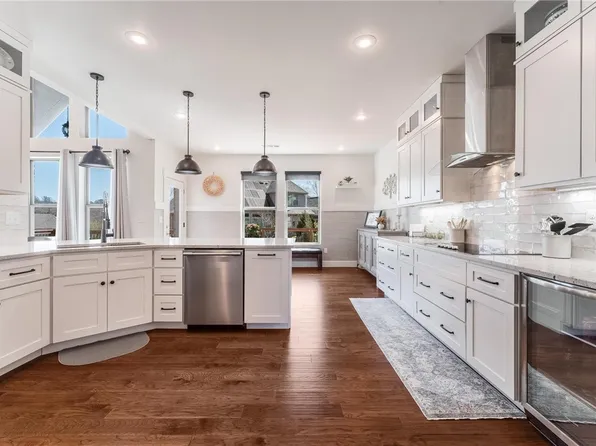 3706 NW Riverbend Rd, Bentonville, AR 72712