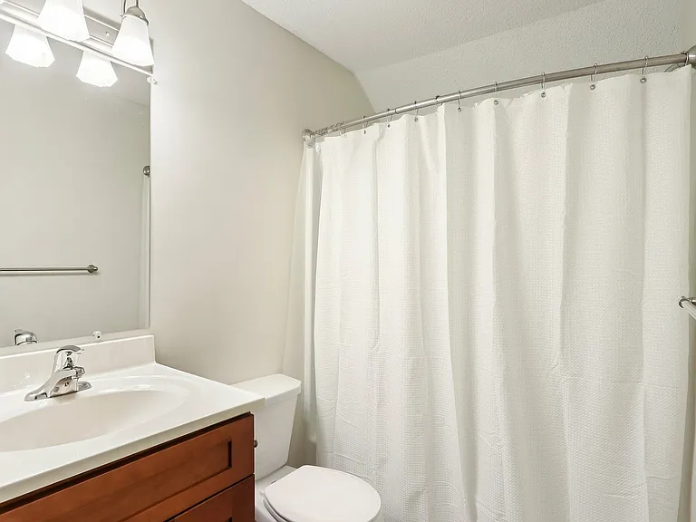 27-web-or-mls-Plantation St-S2708-019